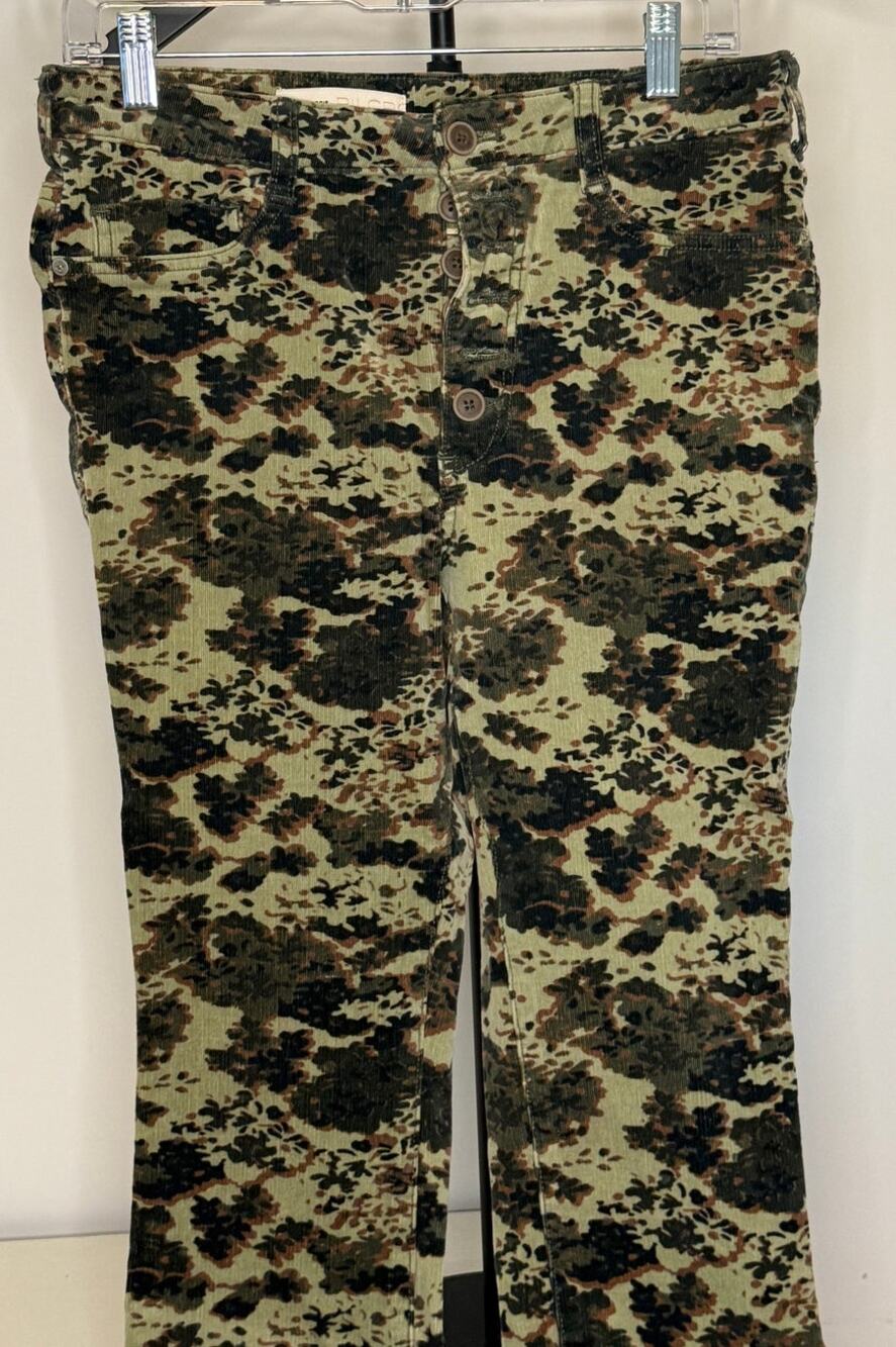 Anthropologie Pilcro Green and Black tie-dye/camouflage pants size 30
